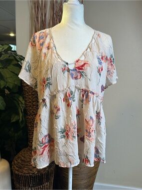 Lucky Brand Ivory Floral Crinkle Peplum Top